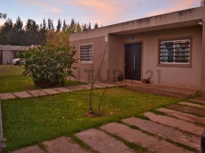 Venta casa quinta 4 amb con parque y pileta - FRANCISCO ALVAREZ - PERMUTA - Principal