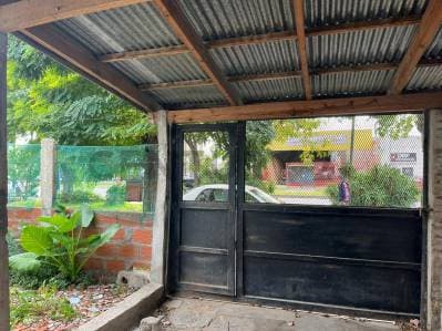 CASA A LA VENTA A RECICLAR O MODERNIZAR DE 2 DORMITORIOS VILLA ELVIRA - Principal