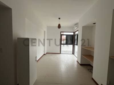 Departamento de 2 Dormitorios en Venta zona Parque Alberti - 3
