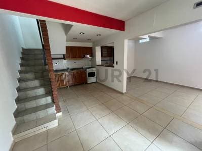 VENTA PH 3 AMBIENTES EN CASTELAR CON COCHERA - Principal