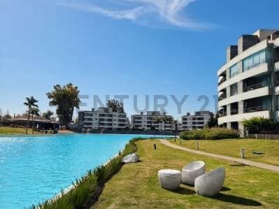 VENTA MONOAMBIENTE CON BALCÓN Y VISTA A LA LAGUNA – AQUA 5, LAGOON PILAR - Principal