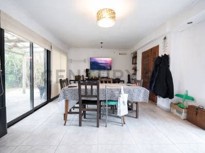 CASA DE 3 DORMITORIOS CON PATIO EN VENTA EN LA PLATA - 3