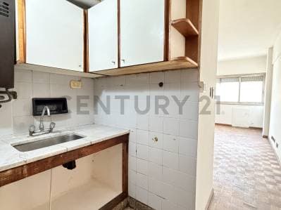 Venta de monoambiente al frente en Ramos Mejia - OPORTUNIDAD - 2