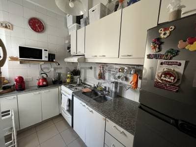 VENTA TRES AMBIENTES BARRACAS - 2