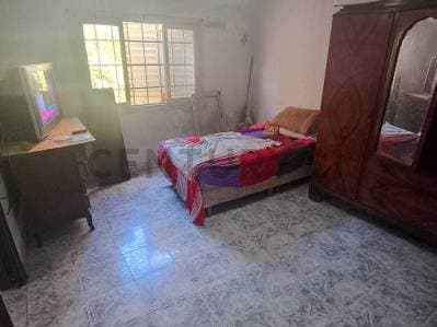 117 entre 34 y 35. Casa de 2 dormitorios a reciclar en venta en La Plata - Principal