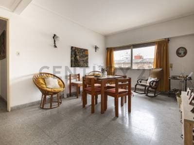 PH EN VENTA EN LA PLATA DE DOS DORMITORIOS - Principal