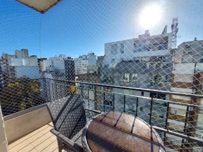 Venta departamento 3 ambientes c/ balcon saliente, espacio de cochera y baulera. Zona Plaza Mitre - Principal