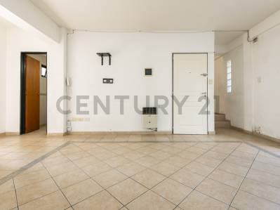 Departamento en venta en La Plata tipo dúplex de 2 dormitorios con terraza privada - 5