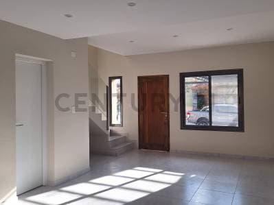 VENTA DUPLEX A ESTRENAR - B° PRIVADO - 2