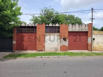 Galpon en venta a reciclar en Villa Elvira - Principal