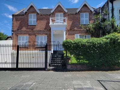 EXCLUSIVA CASA 6 AMBIENTES CON DETALLES DE CATEGORIA EN VILLA BALLESTER - Principal