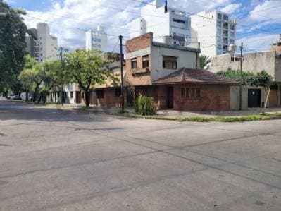 Casa de 3 Dormitorios en Venta Zona Parque San Martin - 2