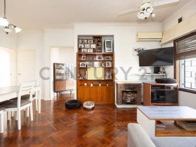 CASA 4 AMBIENTES REMODELADA – GRAN CALIDAD CONSTRUCTIVA. Apto crédito. Permuta - 2