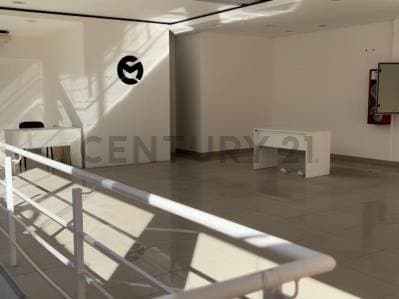 SE ALQUILA LOCAL COMERCIAL ESQUINA DE 284 M2 APTO TODO DESTINO. PARQUE PATRICIOS. - 3