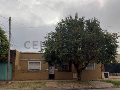 CASA 5 AMBIENTES EN VENTA EN MORÓN - 3
