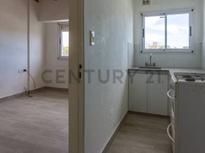 Departamento de 1 dormitorio Reciclado en Venta en La Plata - 5