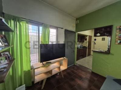 CASA EN VENTA CUATRO AMBIENTES EN CASTELAR - 4