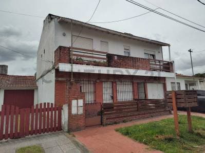 VENTA DE CASA MAS 2 DEPARTAMENTOS ENTRADAS INDEPENDIENTES ALFAR - Principal