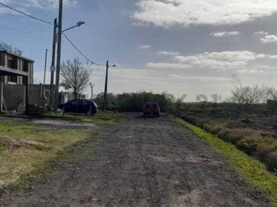 4 ENTRE 488 y 489. LOTE EN VENTA DE 417M2, VILLA CASTELLS, MANUEL.B.GONNET. - 4