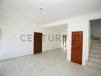 CASA A RE ESTRENAR EN VENTA EN GONNET 2 DORMITORIOS Y PARQUE - 4
