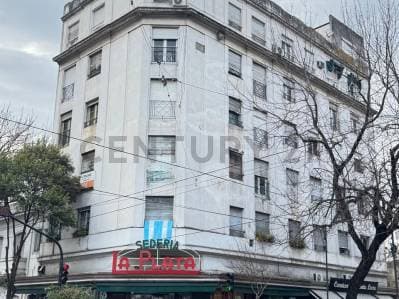 Oportunidad para reciclar en ubicación premium | 3 dormitorios | La Plata - Principal