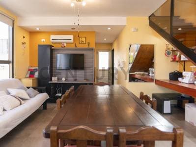 CASA EN VENTA EN LA PLATA DE DOS DORMITORIOS - Principal