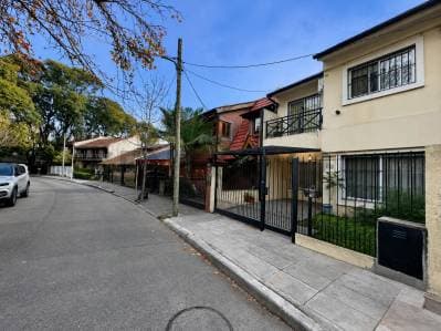 VENTA CASA TIPO PH 5 AMBIENTES CIUDAD JARDIN COCHERA PATIO - 2