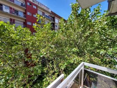 Venta departamento dos ambientes al frente c/ balcon. Zona Plaza Colon - 3