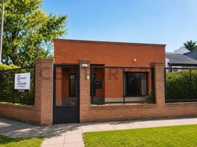 Casa en venta de 2 dormitorios en City Bell - Principal