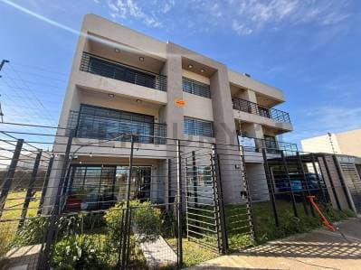 3 Ambientes con Parrilla y Patio + Espacio Guarda Coche - Principal