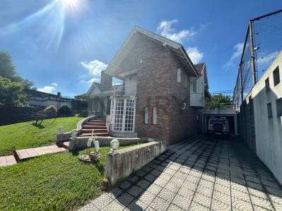 CASA EN VILLA ELISA CON CANCHA DE PADDEL - Principal