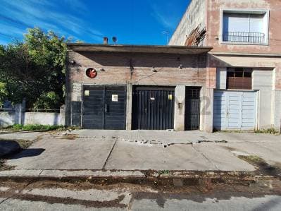 Venta de Galpón + Departamento 2 Ambientes, Lanús Oeste. - 2