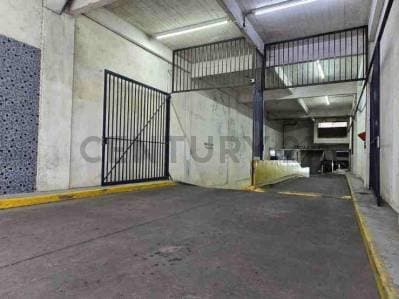 EN VENTA COCHERA CUBIERTA - ALSINA AL 1200 - MONSERRAT - 2