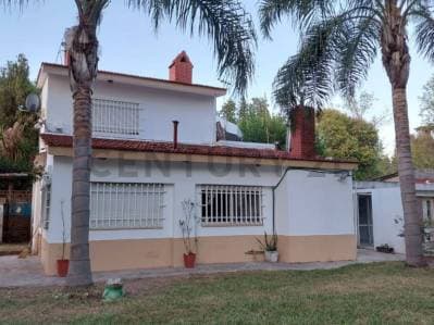 VENTA CASA A RECICLAR- 5 DORMITORIOS-PILETA-PUEBLO ESTHER - 2