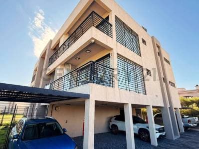 2 AMBIENTES CON PARRILLA + ESPACIO GUARDA COCHE - Principal