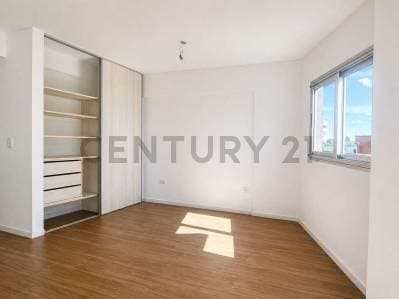 EN VENTA MONOAMBIENTE DIVISIBLE CON BALCÓN CORRIDO A ESTRENAR. LISTO PARA ESCRITURAR. APTO CRÉDITO. - 3