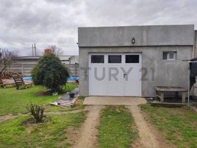 Casa en venta en Gral.Belgrano 206 esq. 231 - 5