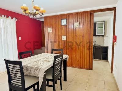 Departamento en venta de 2 dormitorios y patio en La Plata - 2