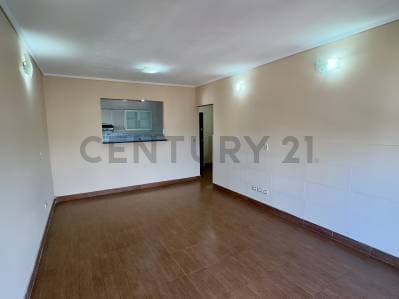 Venta - Departamento 4 ambientes con balcón al frente – Liniers - 2