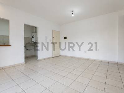 Departamento en venta en La Plata de 2 dormitorios al frente con cochera - 4