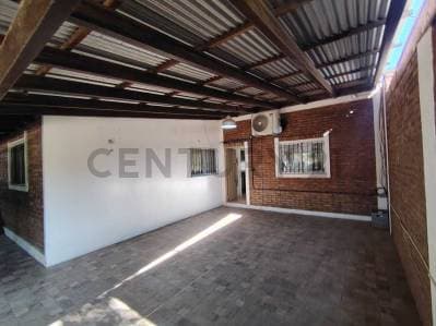 Casa en Venta en Ibarlucea con pileta - 2