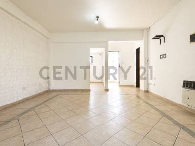 Departamento en venta en La Plata tipo dúplex de 2 dormitorios con terraza privada - Principal