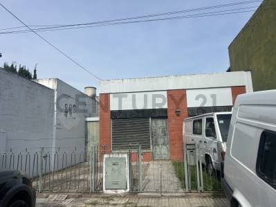 CASA EN VENTA 63 132 Y 133 3 DORMITORIOS. LOTE DE 374 MTS. - 2