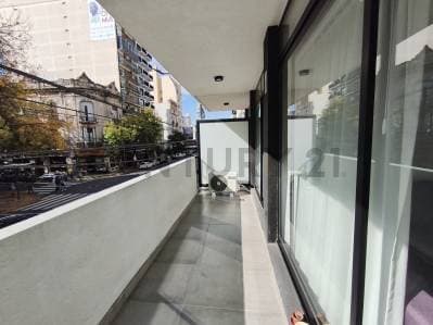 Venta Dto. 2 ambientes c/COCHERA. Apto Profesional - Principal