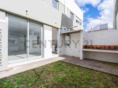 Dúplex en venta de 2 dormitorios en Ringuelet - Principal