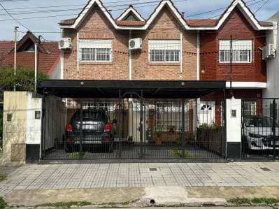 VENTA | PH AMPLIO AL FRENTE | Moron sur | Evalua permuta - Principal