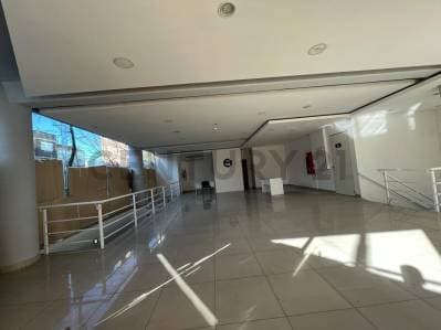 SE ALQUILA LOCAL COMERCIAL ESQUINA DE 284 M2 APTO TODO DESTINO. PARQUE PATRICIOS. - 4
