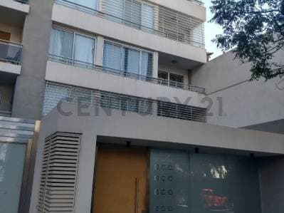Venta 2 Dormitorios - Al frente - Cochera- Centro - Principal