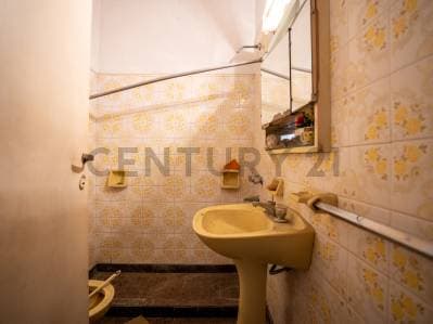 CASA A RECICLAR 2 DORMITORIOS EN VENTA LA PLATA LOTE - 5