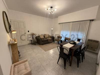Oportunidad Única: 2 Ambientes Refaccionado a Estrenar con Gran Terraza Común en Villa Devoto - 2